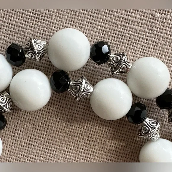 26-1/2 inch Black and White Mother of Pearl Long necklace - Picture 12 of 16